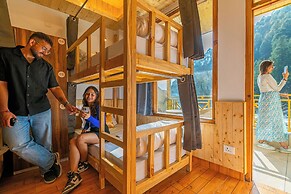 The Social Stays Kasol