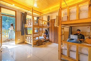 The Social Stays Kasol