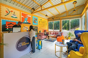 The Social Stays Kasol