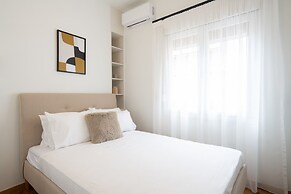 LIV - Premium Pagrati Apartment With View