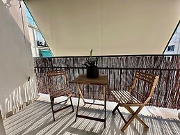 O&O GROUP -Classy Urban Haven Near Psyri