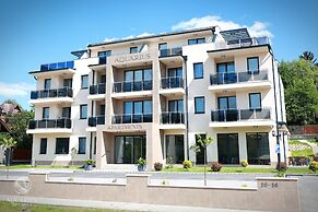 Aquarius Apartments