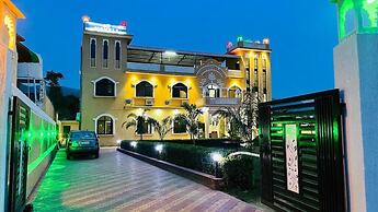 L S Haveli - A Heritage Lake View Haveli