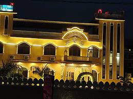 L S Haveli - A Heritage Lake View Haveli