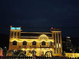 L S Haveli - A Heritage Lake View Haveli