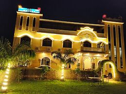 L S Haveli - A Heritage Lake View Haveli