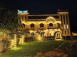 L S Haveli - A Heritage Lake View Haveli