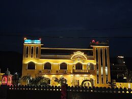 L S Haveli - A Heritage Lake View Haveli