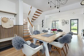 Holiday Home, 3 Bedrooms, Private Garden