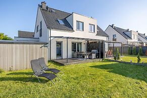Holiday Home, 3 Bedrooms, Private Garden