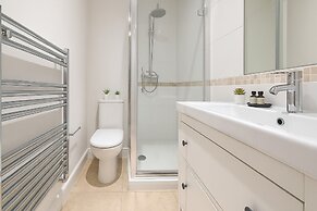 1 Bed Flat near Westfield