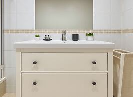 1 Bed Flat near Westfield