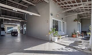 2BR House w/ Pool & BBQ in Penha Tzs210