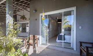 2BR House w/ Pool & BBQ in Penha Tzs210