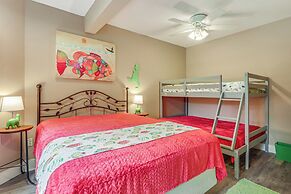1 Mi to Wisp Resort: Hot Tub Haven in Mchenry!