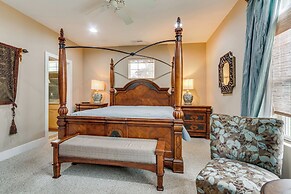 1 Mi to Wisp Resort: Hot Tub Haven in Mchenry!