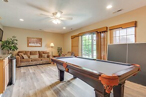 1 Mi to Wisp Resort: Hot Tub Haven in Mchenry!