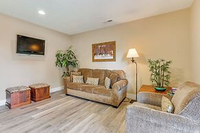 1 Mi to Wisp Resort: Hot Tub Haven in Mchenry!