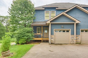1 Mi to Wisp Resort: Hot Tub Haven in Mchenry!