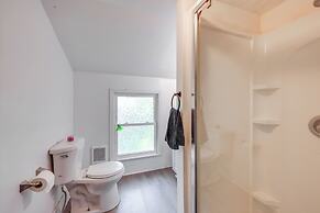 8 Mi to Keuka Lake: Walkable Apartment in Bath
