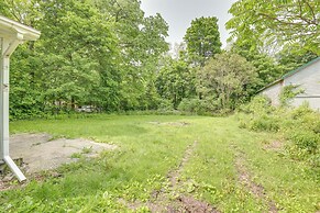 8 Mi to Keuka Lake: Walkable Apartment in Bath
