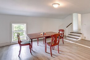 8 Mi to Keuka Lake: Walkable Apartment in Bath