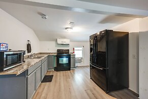 8 Mi to Keuka Lake: Walkable Apartment in Bath