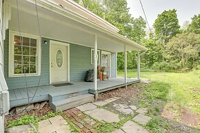8 Mi to Keuka Lake: Walkable Apartment in Bath