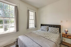 8 Mi to Keuka Lake: Walkable Apartment in Bath
