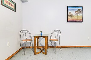 11 Mi to Dtwn Aberdeen: Spacious Townhome!