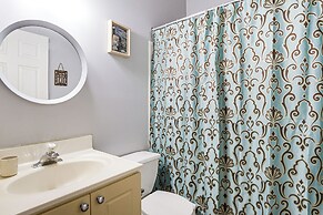 11 Mi to Dtwn Aberdeen: Spacious Townhome!