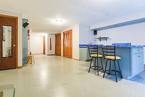 11 Mi to Dtwn Aberdeen: Spacious Townhome!