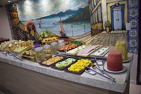 Maren Praia Hotel