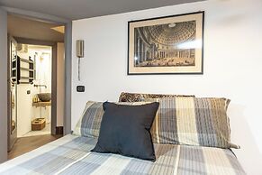 Pantheon Apartment