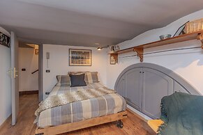 Pantheon Apartment