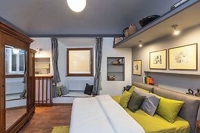Pantheon Apartment
