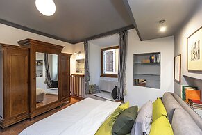 Pantheon Apartment