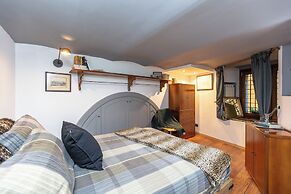 Pantheon Apartment