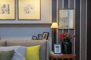 Pantheon Apartment