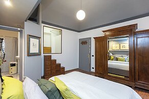 Pantheon Apartment