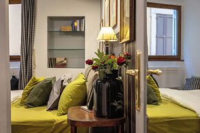 Pantheon Apartment