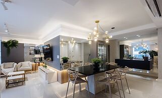 Sophisticated 3BR Apt 200m From Beach Seo0702