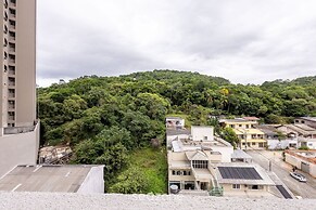 Sea View apt w/ BBQ in Itapema Sbn0705