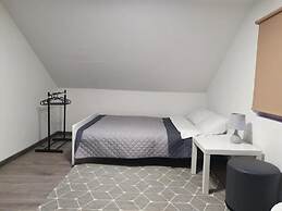 Comfortable Holiday Home, Sauna, Fishing Pond