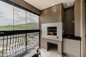 2BR apt w/ BBQ 750m From Beach Rvn2003