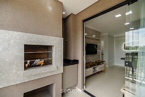 2BR apt w/ BBQ 750m From Beach Rvn2003