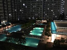 Condo With Balcony at Makati SM Jazz