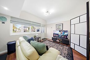 Tranquil Studio - Sleeps 2 & Private Parking