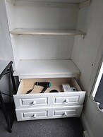 3 Bed Home Free Wifi & Netflix Central Location