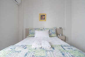 3BR Beachfront apt w/ BBQ Rsl0502
